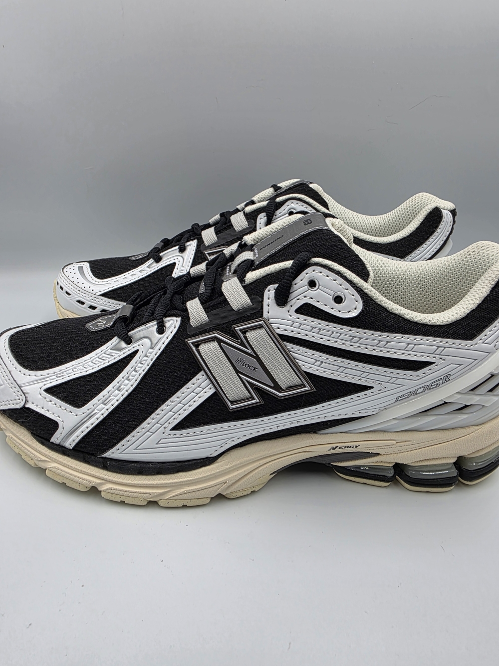 New Balance 1906R Men’s Running Sneakers Size Mens 8/ Womens 9½